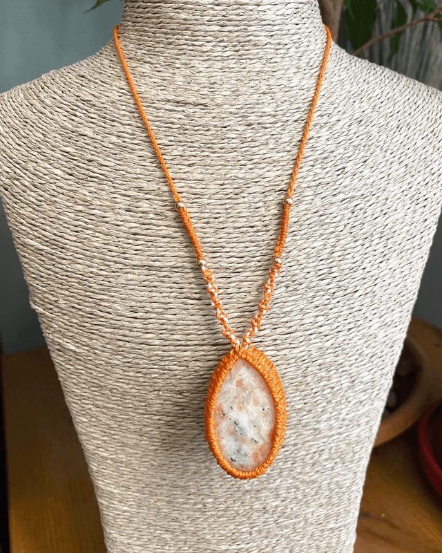 Collier sautoir Pierre de Soleil