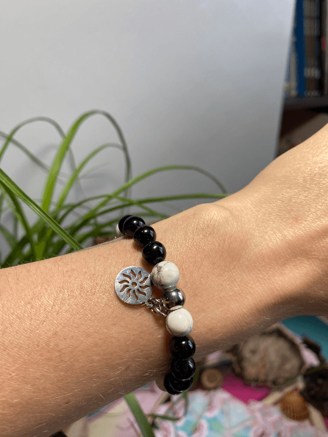 Tourmaline noire et Howlite
